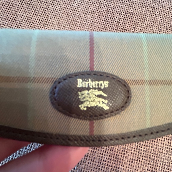 EUC Burberrys Key Wallet/Key Holder - Picture 10 of 12